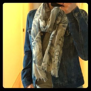 Lovely gray/blue fern lightweight scarf!